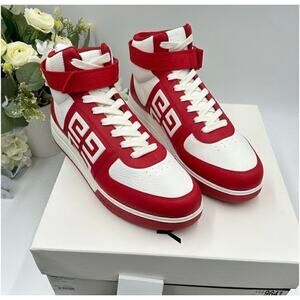 Men’s Givenchy high top pebble,grain Leather sneakers, size 45 made in Portugal